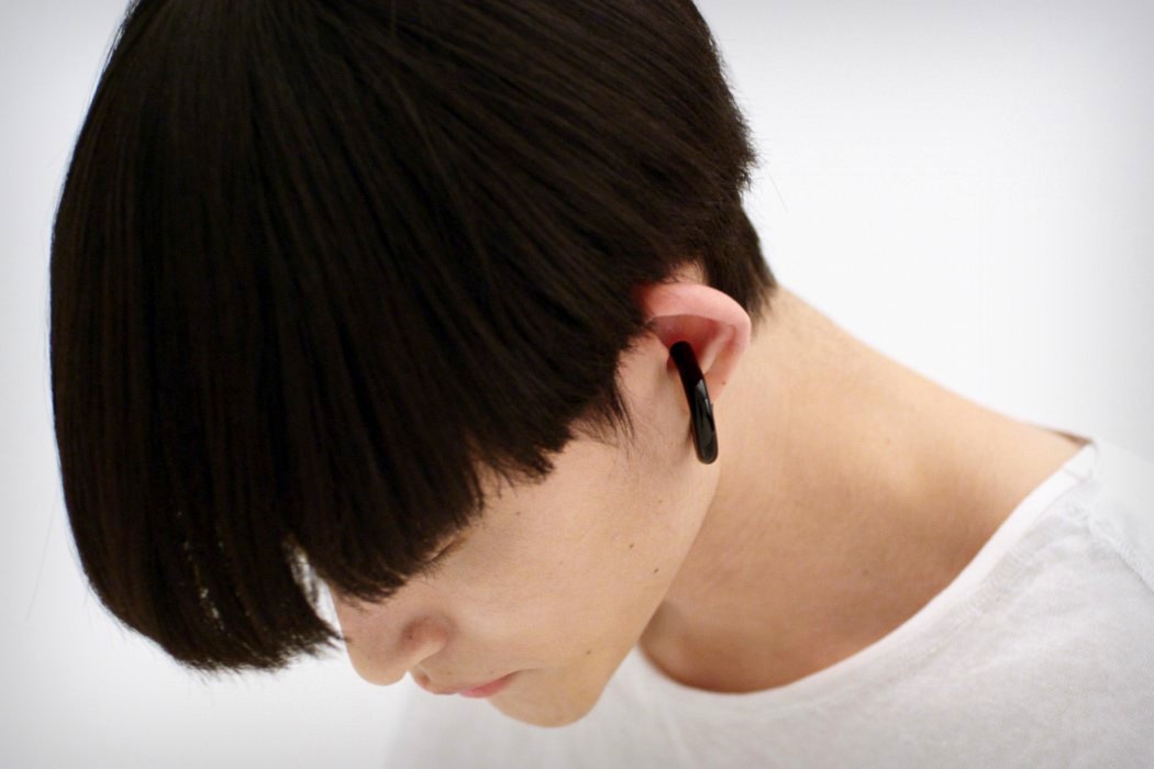 形似耳环的酷炫概念耳机设计