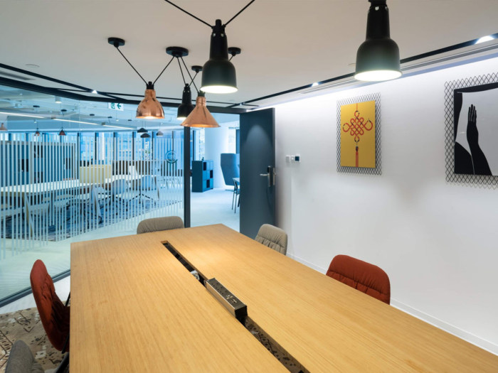 香港Regus包豪斯风格联合办公空间设计
