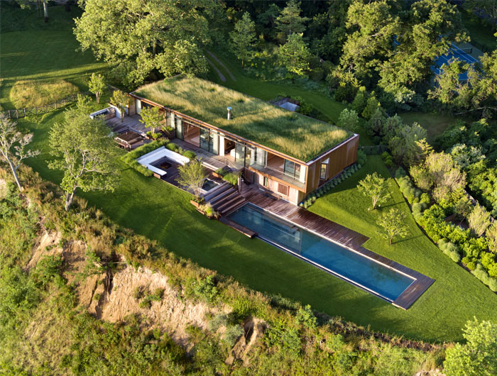 绿色植被覆盖屋顶的Hampton海湾豪宅设计