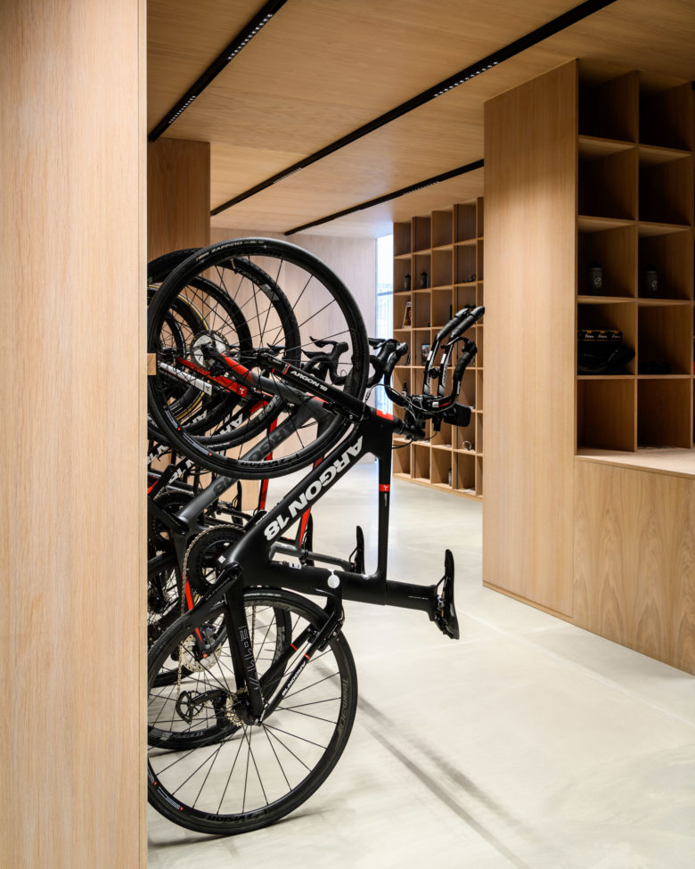 高端前卫的自行车展厅设计