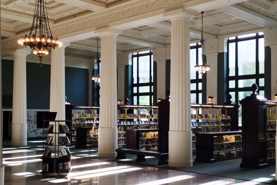 独特的书架外观：堪萨斯城市公共图书馆