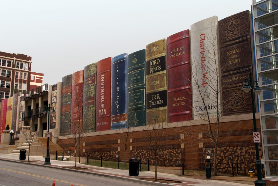 独特的书架外观：堪萨斯城市公共图书馆