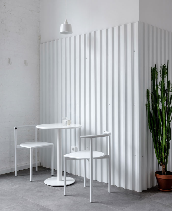 莫斯科BLOOM-N-BREW纯白工业风咖啡馆设计