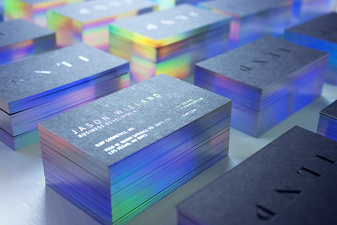 惊艳的彩虹色 25款使用全息效果的名片设计