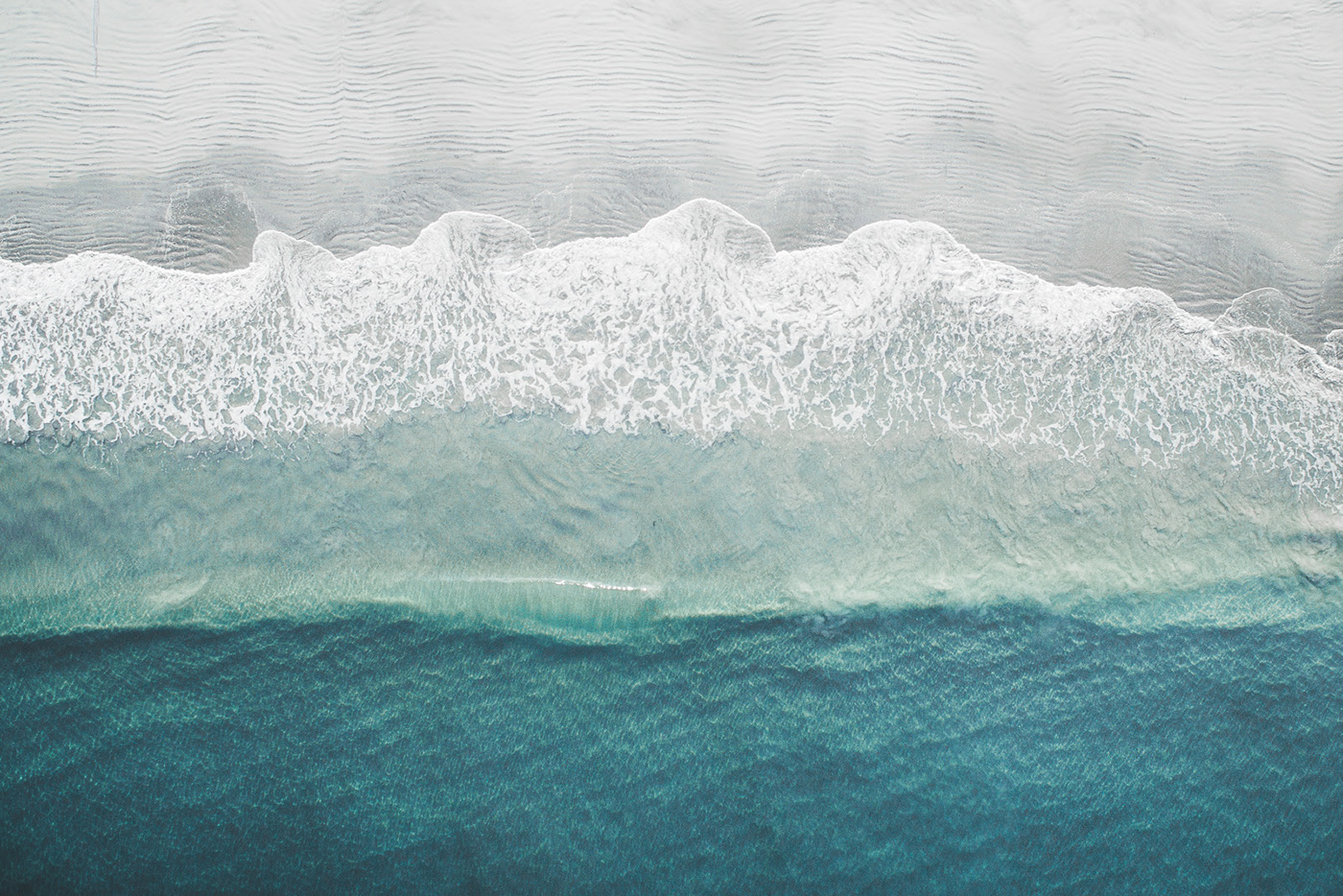 如画的海岸线，你看见了几种蓝？