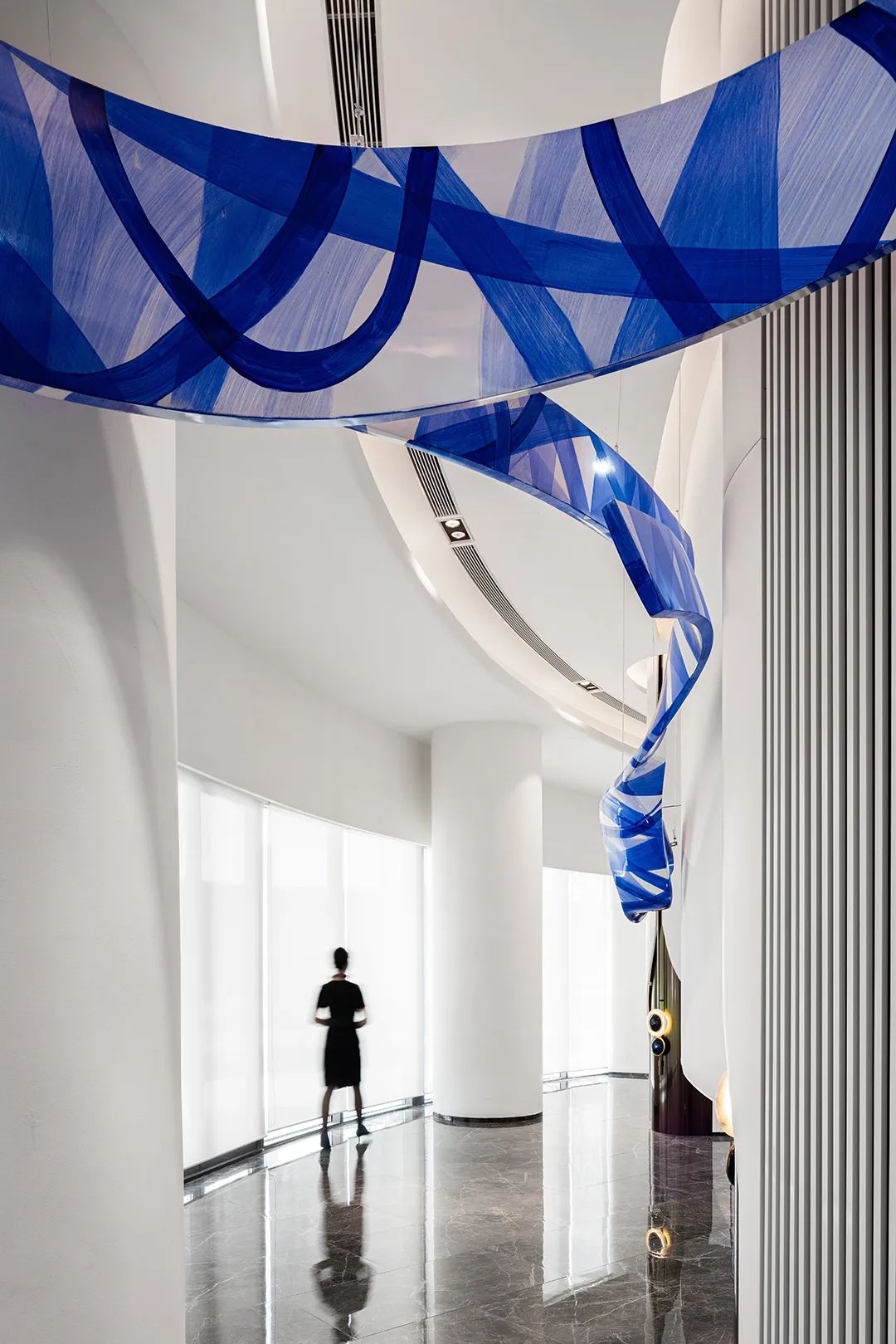 简洁是艺术的灵魂：WJID x 旭辉 | 800m²售楼处设计