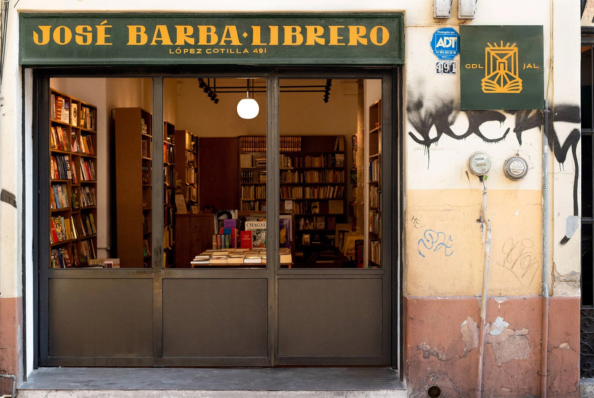 José Barba Librero复古书店视觉形象设计