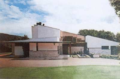 芬兰现代建筑大师阿尔瓦·阿尔托(Alvar Aalto)