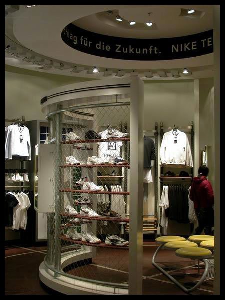 NIKE柏林专卖店室内设计