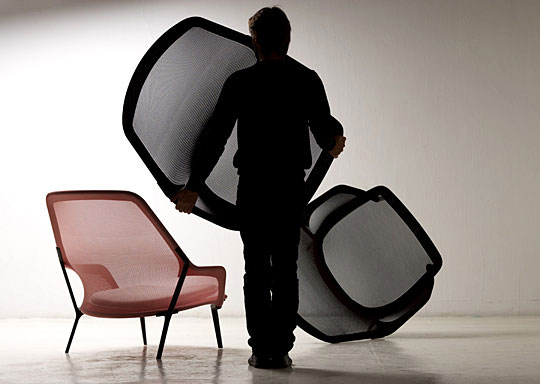 Bouroullec Brothers设计的Slow chair休闲躺椅