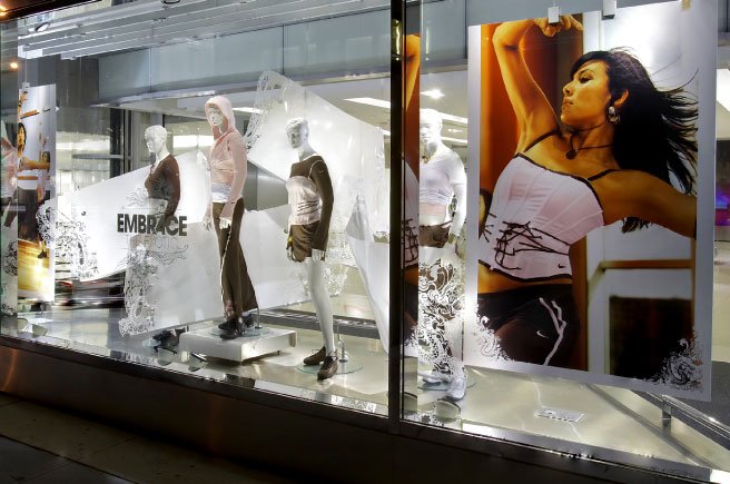 运动品牌Nike woman专卖店室内展示设计
