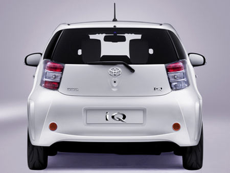 toyota-iq-t8_iq08_car_gal08_770_tcm28.jpg