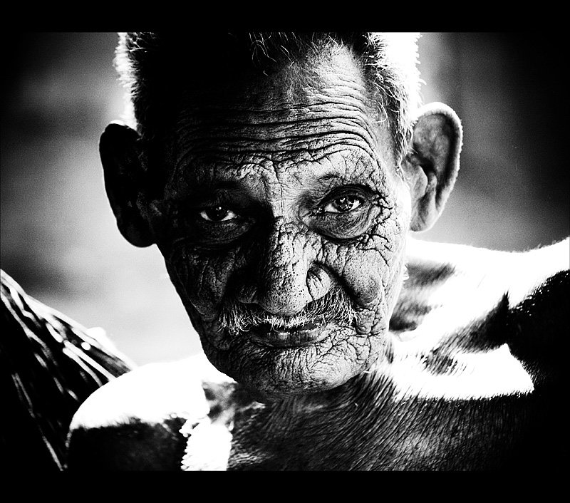 刻满岁月沧桑的老人肖像摄影