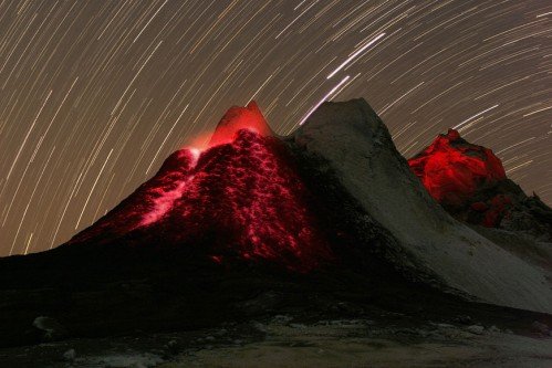 壮观的火山爆发摄影