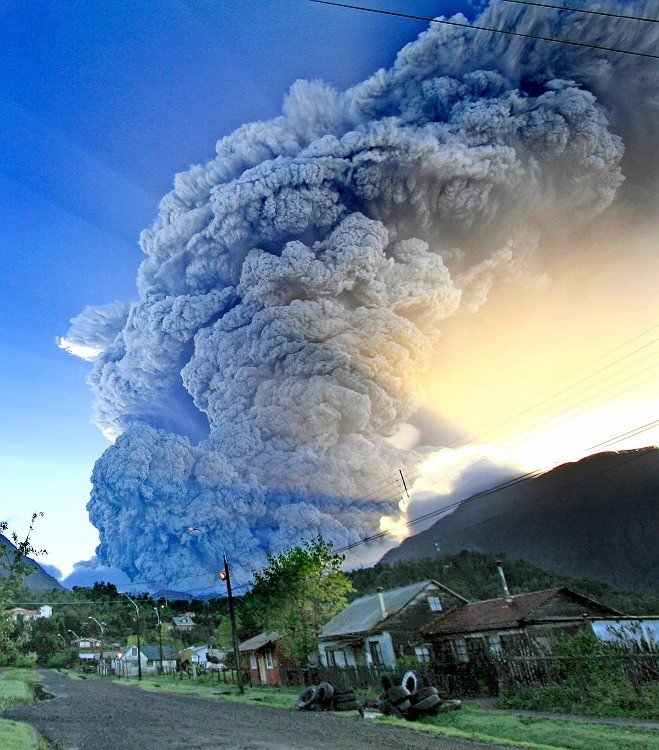 漂亮的火山喷发照片