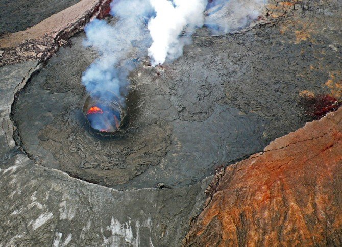 漂亮的火山喷发照片