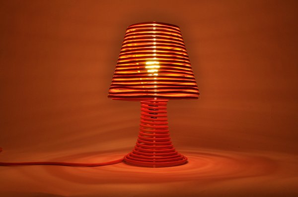 Craighton Berman设计: 极简的线圈灯