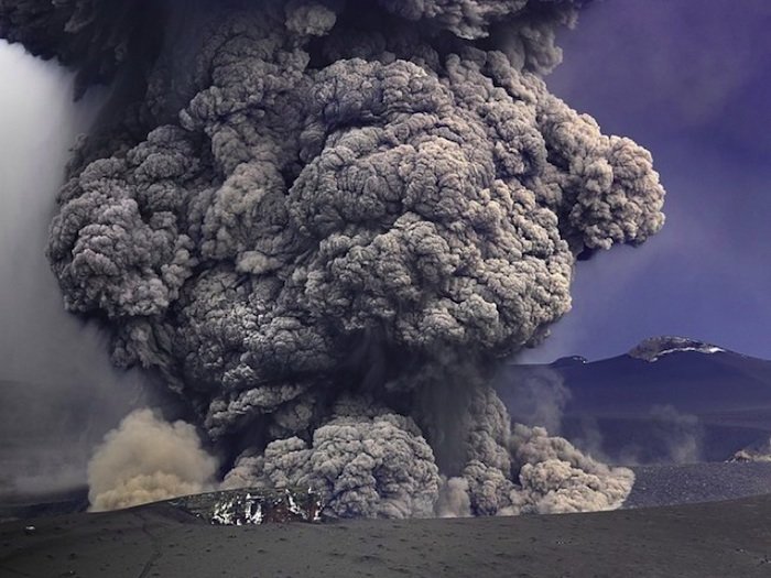 瑞典摄影师Hans Strand：壮观的冰岛火山喷发