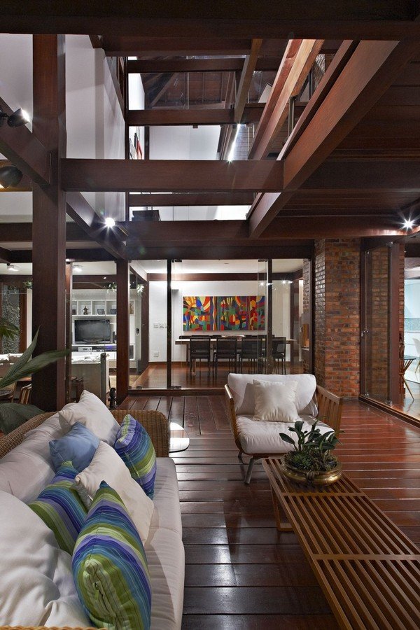 巴西木质结构豪宅设计