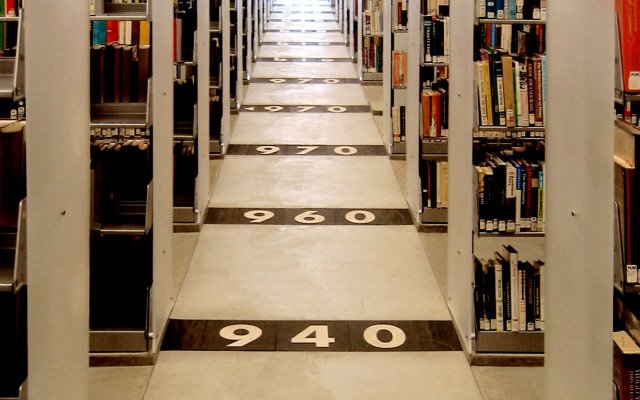 西雅图公共图书馆空间导视设计