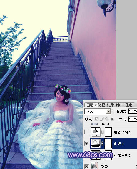 Photoshop调出楼梯婚片艳丽的蓝紫色