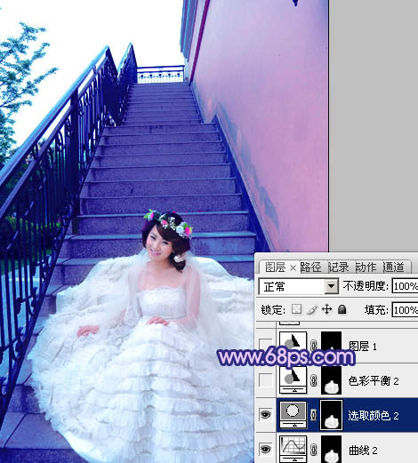 Photoshop调出楼梯婚片艳丽的蓝紫色