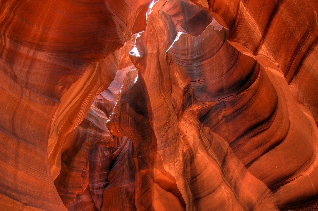 地质摄影：羚羊峡谷（Antelope Canyon)