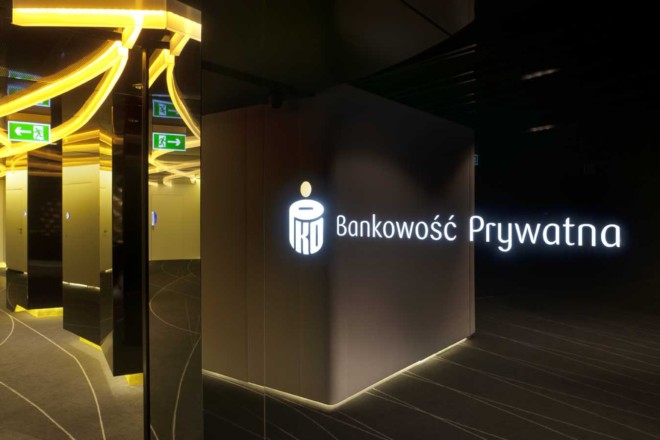 波兰PKO私人银行室内设计
