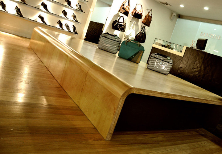 Santini Shoox鞋包商店室内设计