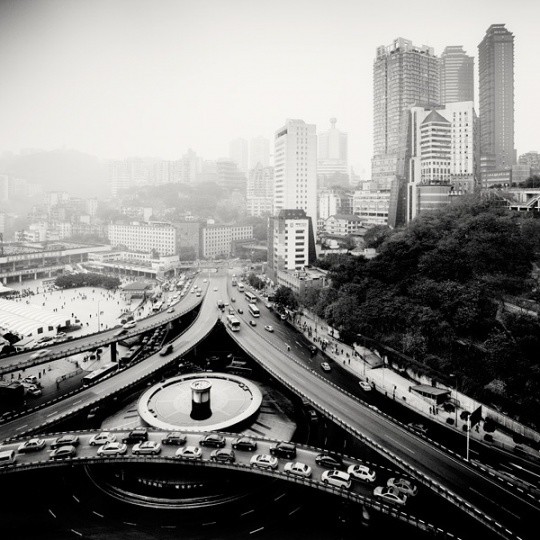 波兰摄影师Martin Stavars美丽的黑白城市夜景