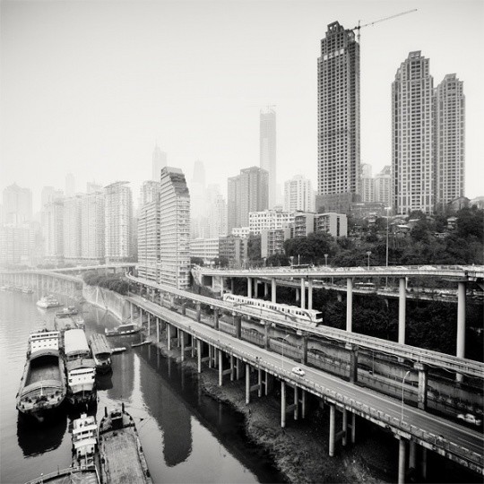 波兰摄影师Martin Stavars美丽的黑白城市夜景