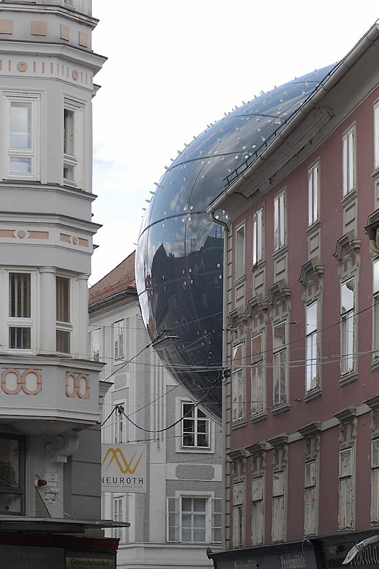 未来主义风格的格拉茨美术馆（Kunsthaus Graz）