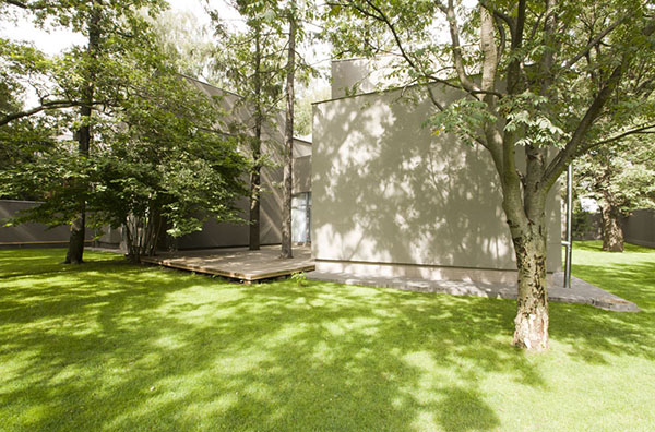 与自然亲密融合的莫斯科绿色住宅