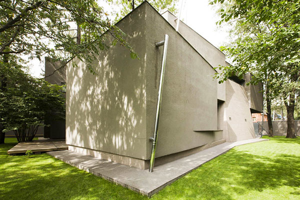 与自然亲密融合的莫斯科绿色住宅