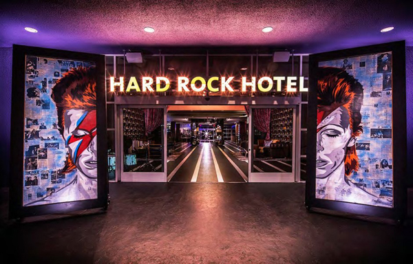 充满摇滚魅力的加州棕榈泉硬石酒店(Hard Rock Hotel)