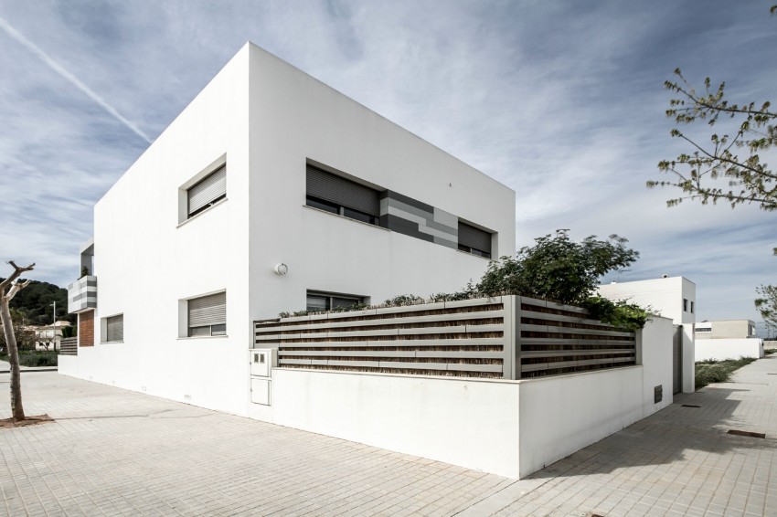 西班牙House V02纯白极简风格住宅设计