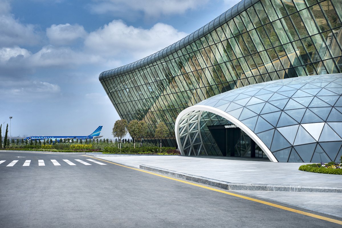打破常规的阿塞拜疆盖达尔·阿利耶夫国际机场