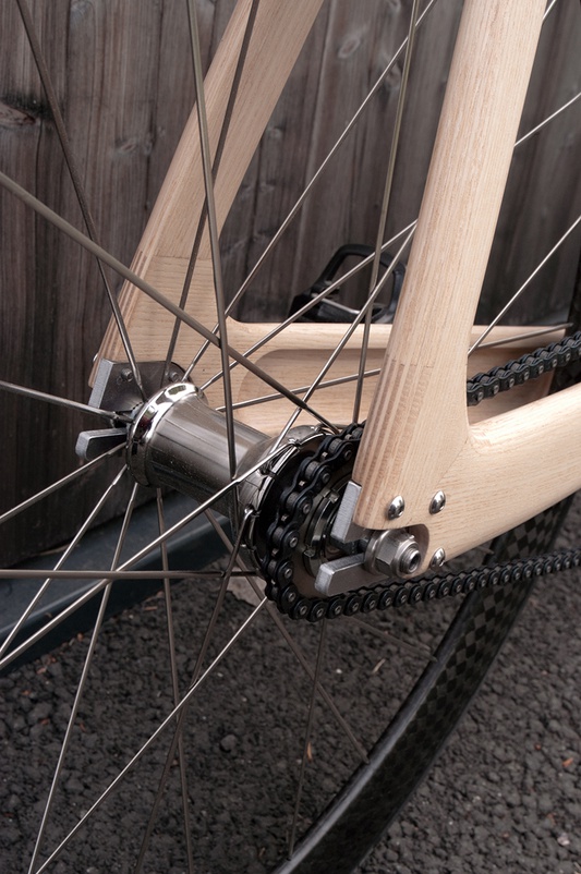 极简主义风格Arvak木质自行车
