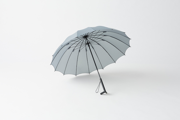 Nendo设计的会站立的雨伞stay-brella