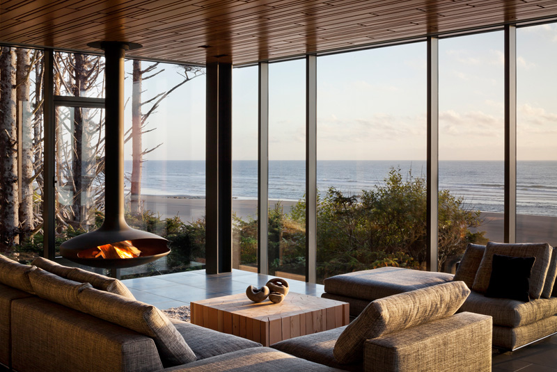 全景透明玻璃海滨度假别墅