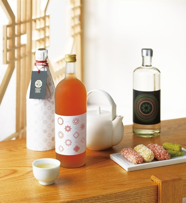 韩国米酒和红酒包装设计