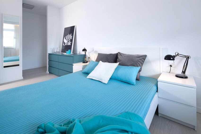 优雅的蓝白双色打造的84平极简风格公寓设计