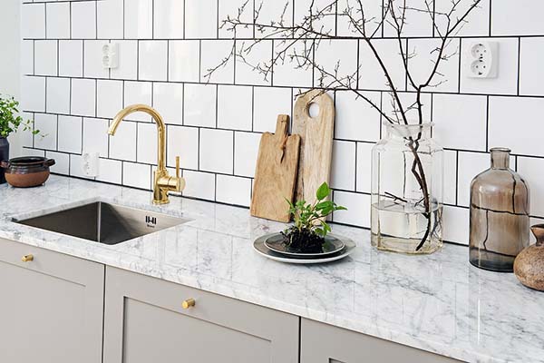 哥德堡极简纯白的北欧风格公寓设计