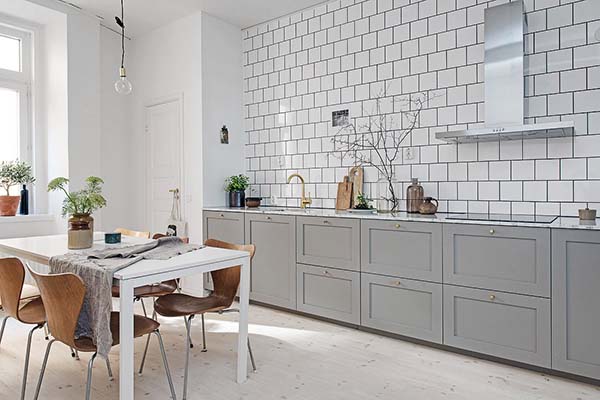 哥德堡极简纯白的北欧风格公寓设计