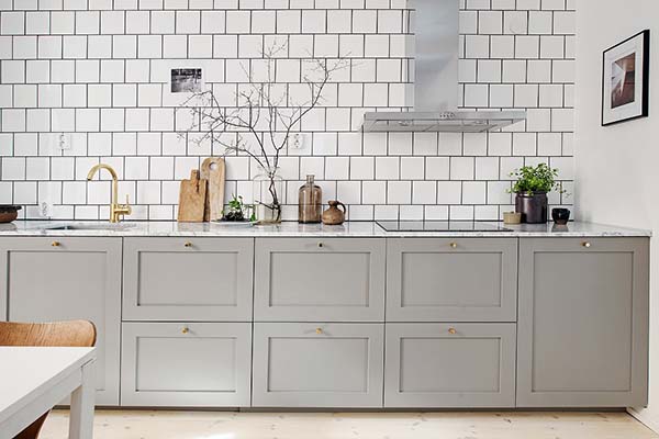 哥德堡极简纯白的北欧风格公寓设计