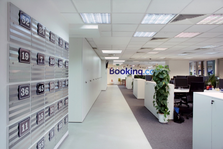 Booking.com萨格勒布办公室空间设计