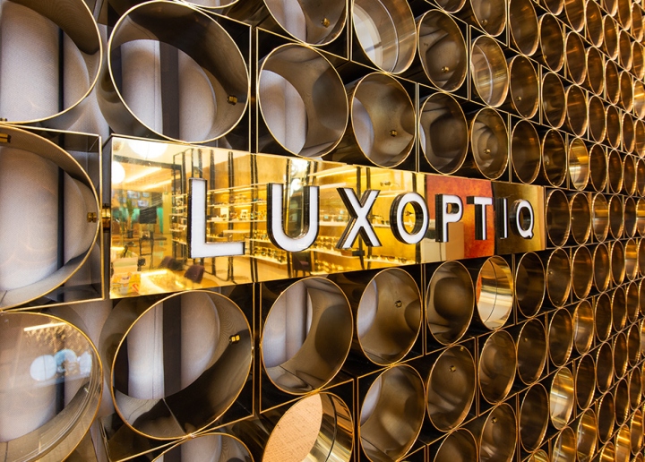 Luxoptiq眼镜店装修设计