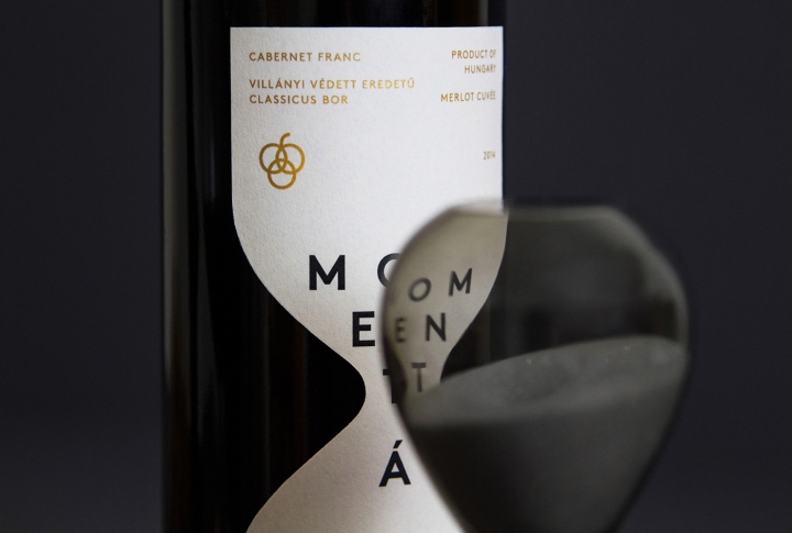 Momentán葡萄酒包装设计