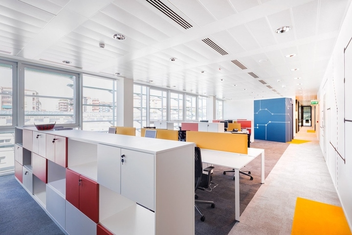 个人贷款机构Cofidis办公室空间设计