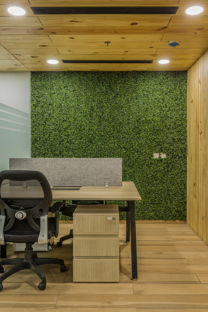 木质空间：印度新德里斯沃琪集团办公空间设计